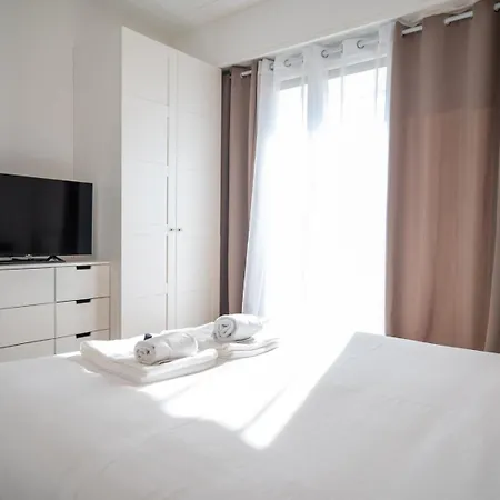 شقة Guestready - Sejour Chic Et Lumineux Avec Balcon *